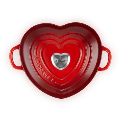 Heart Shaped Casserole with Heart Knob 20cm Cerise image number 3